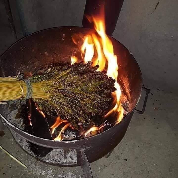 fevziyldz18's tweet photo. #İyiAkşamlar kıymetli dostlar
Bunun ne olduğunu anadoluda ne isim verildiğini bilenler yazsın
#Anadolu #Doğa #Memletim #Sivas #Divriği #NaturePhotography https://t.co/BdzL3kNae3