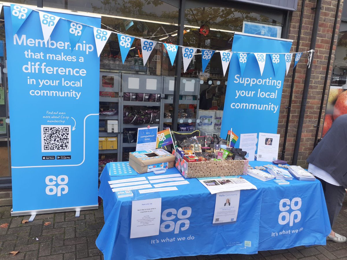 AliLainchbury's tweet photo. Fantastic Your Membership Live event at Bolnore Village.
Member Pioneers, Tom from store and Co-op National Member Council Amber, spoke with our valued Members about Member Pricing, the importance of community and all things Co-op #itswhatwedo #memberprices https://t.co/76F8qQc6Mx