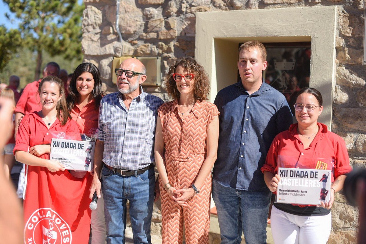 taniaverge's tweet photo. Avui som de visita a #Bellprat, a la seva tradicional Diada de castelleres que ret homenatge a la primera alcaldessa de Catalunya i de l’Estat (1934), Natividad Yarza Planas
 
Fem pinya per avançar en la #TransformacióFeminista de tots els espais amb @JovesValls i @Xicots https://t.co/kO0PeUEVUE