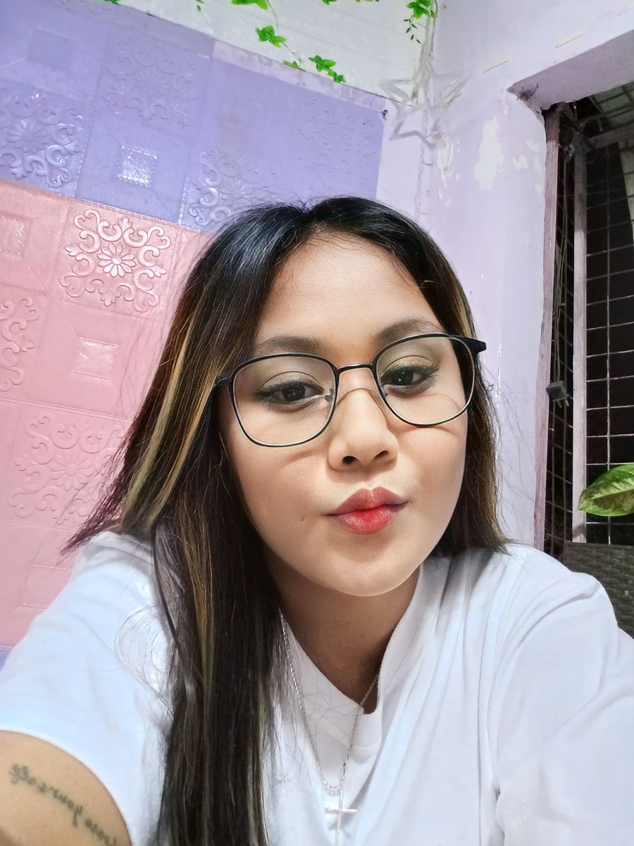 lifewith_iah's tweet photo. sitting pretty🤪 https://t.co/4U1STPNffM