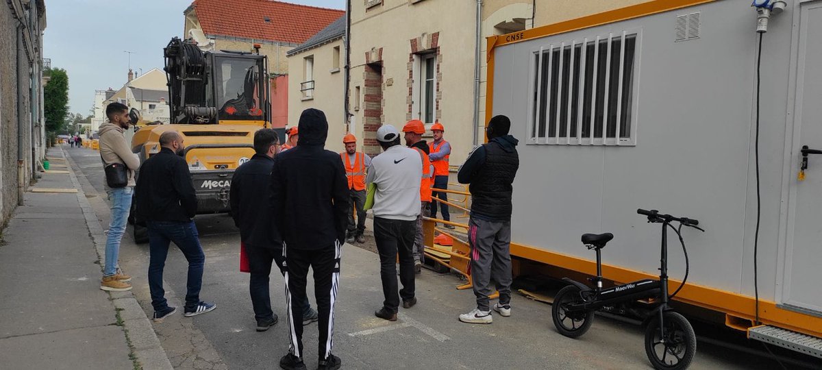 ✅️#TOM #AvecPôleEmploi  Semaine des Métiers du #BTP 🚧 🏗  Nos équipes de Tours 2️⃣ Lions ont fait découvrir un chantier et ses métiers aux candidats avec #JEROME_BTP.  
A la 🔑 : Des #immersion sont programmées 👍 et ça  c'est 🔝 <a href="/ErickKraemer/">Erick KRAEMER</a> @poleemploi_RCVL