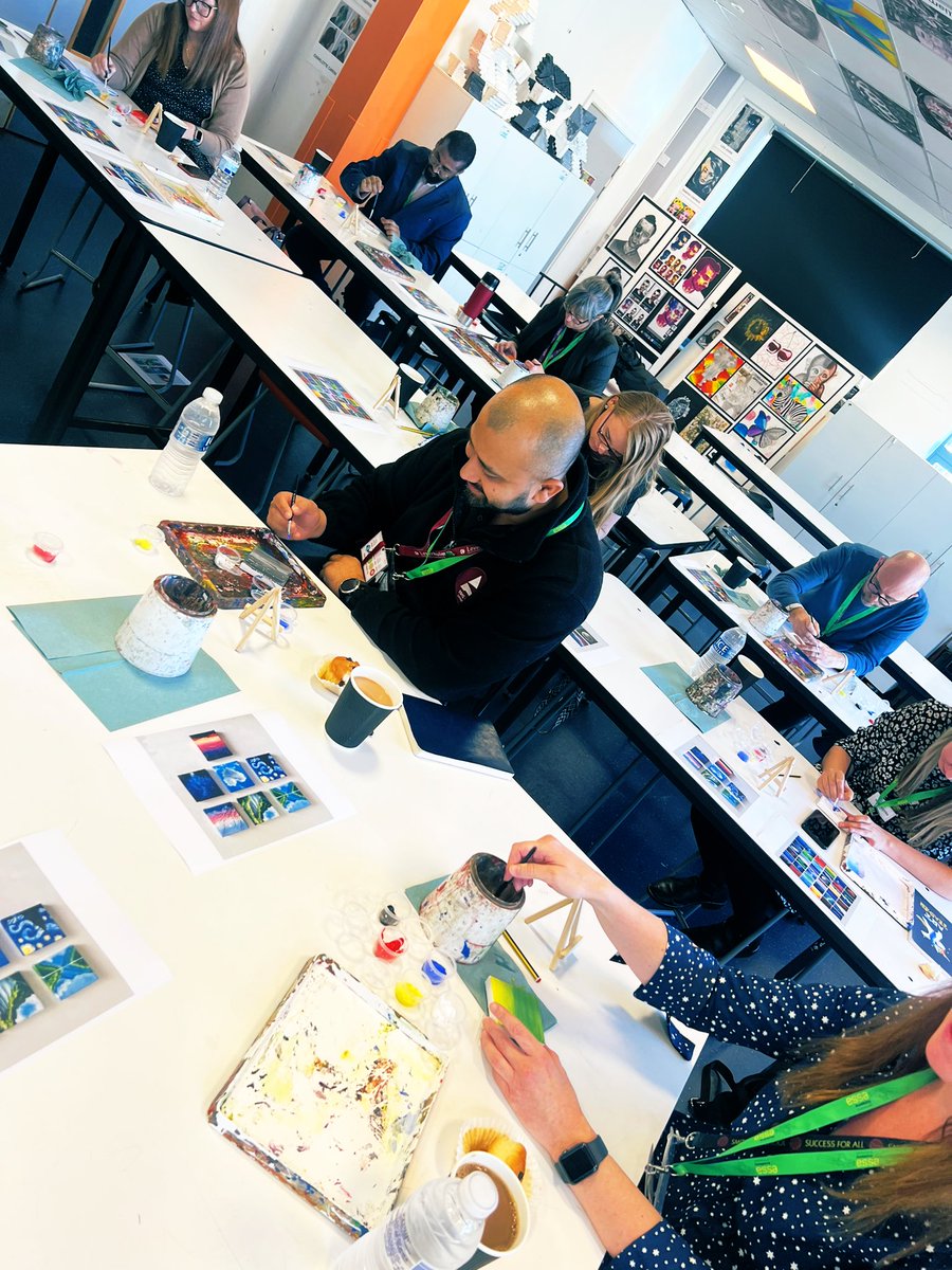 blparthub's tweet photo. What a start to the year 🙌 Today we had our 1st Art hub meeting @EssaAcademy 
We painted mini canvases, for a bit of art therapy 🎨
Discussion around literacy in art 📚
Talking &amp; catching up, supporting one another ✨🙌
Thank you to everyone for coming👍 
#artteachers #arthub https://t.co/XByo6BGo9p