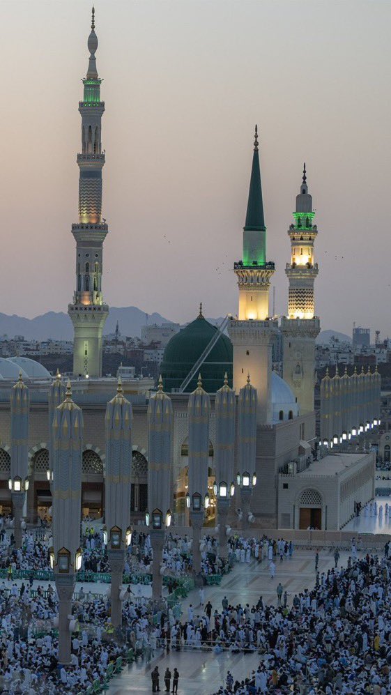 صلّو على من بِذكرِه تطمئنُّ صدوركم 💚
- اللهم صلّ وسلّم على نبينّا محمّد