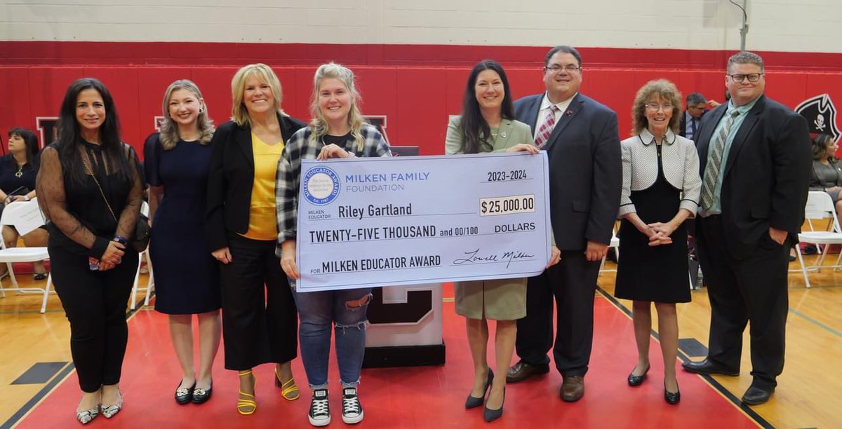 CinnaminsonHS's tweet photo. CHS math teacher Riley Gartland was recognized in a school-wide assembly as a Milken Educator. This incredibly prestigious award is designed to recognize truly exceptional teachers. Congratulations Ms. Gartland. @Milken @cinnaminsonboe @NewJerseyDOE @NJEA https://t.co/oCyzoLmbwy
