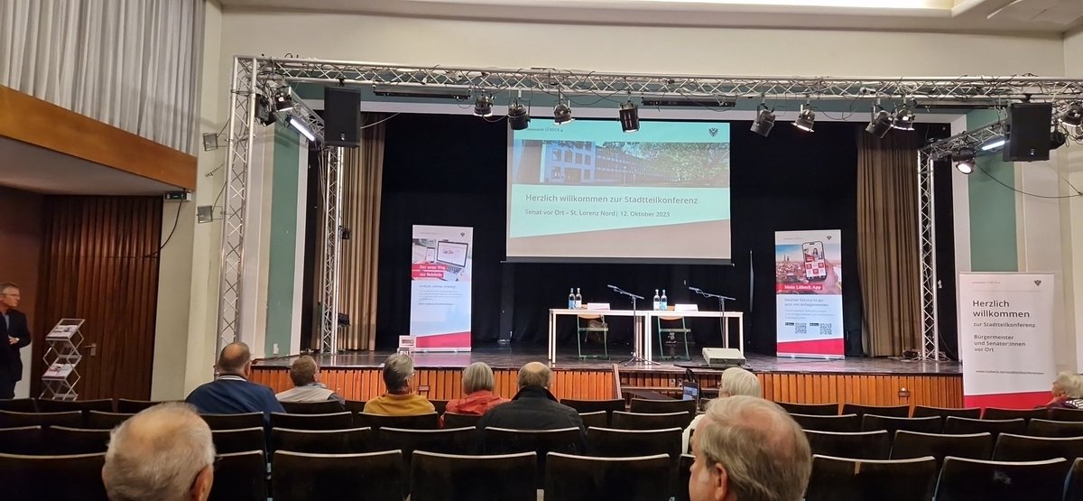 acwelsch's tweet photo. Stadtteilkonferenz in St Lorenz Nord.  Bürgermeister ist bereits vor Ort, es fehlen nur noch ein paar interessierte Bürger. Aber ist ja noch ein wenig Zeit #Lübeck https://t.co/nyMdbBsNqw