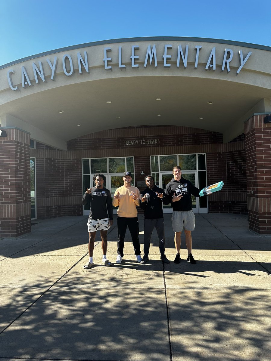 michaelanyanwu8's tweet photo. BIG thank you to CANYON ELEMENTARY SCHOOL for allowing us to join their 6th grade fair. We had a great time and we are all looking forward to doing more events! https://t.co/a4tiex8ynL