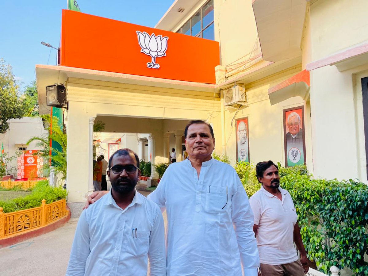 IshwarP21281897's tweet photo. सांचौर विभानसभा से जीवाराम का दूरदर्शी नेतृत्व आधुनिक और विकसित सांचौर का हमारा मार्ग है। वह हमारे दरवाजे पर प्रगति लाने के लिए पूरी तरह तैयार है। 
#साँचोर_मांगे_जीवाराम
@Rajendra4BJP @cpjoshiBJP @VasundharaBJP @JoshiPralhad @KailashBaytu @arjunrammeghwal 
@AmitShah 
@aajtak https://t.co/Dloi9tqx6n