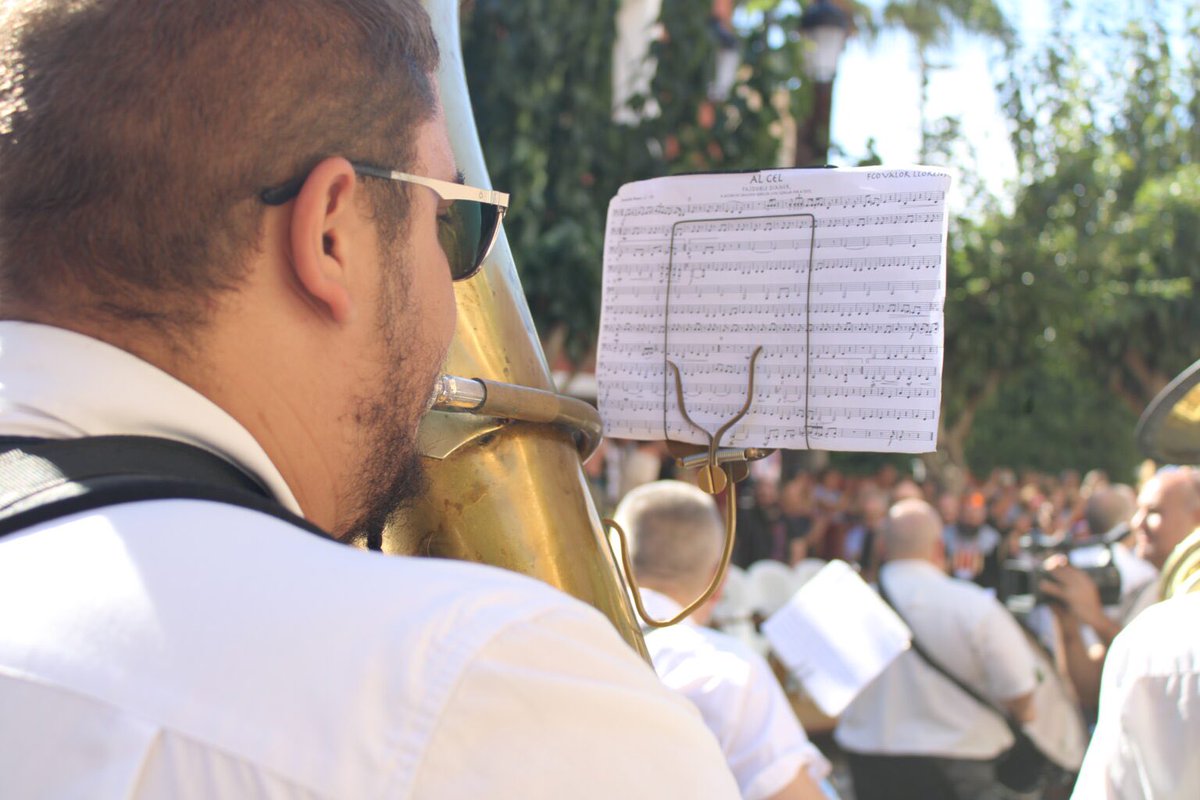 ElCampelloAyto's tweet photo. 🎼🎶La música, elemento imprescindible en las fiestas de #ElCampello🎵 #MiC23 @JuanjoBerenguer Lee AQUÍ completa la noticia 👉🏻 https://t.co/SLlNdBaDrk https://t.co/evPkWO9NF9