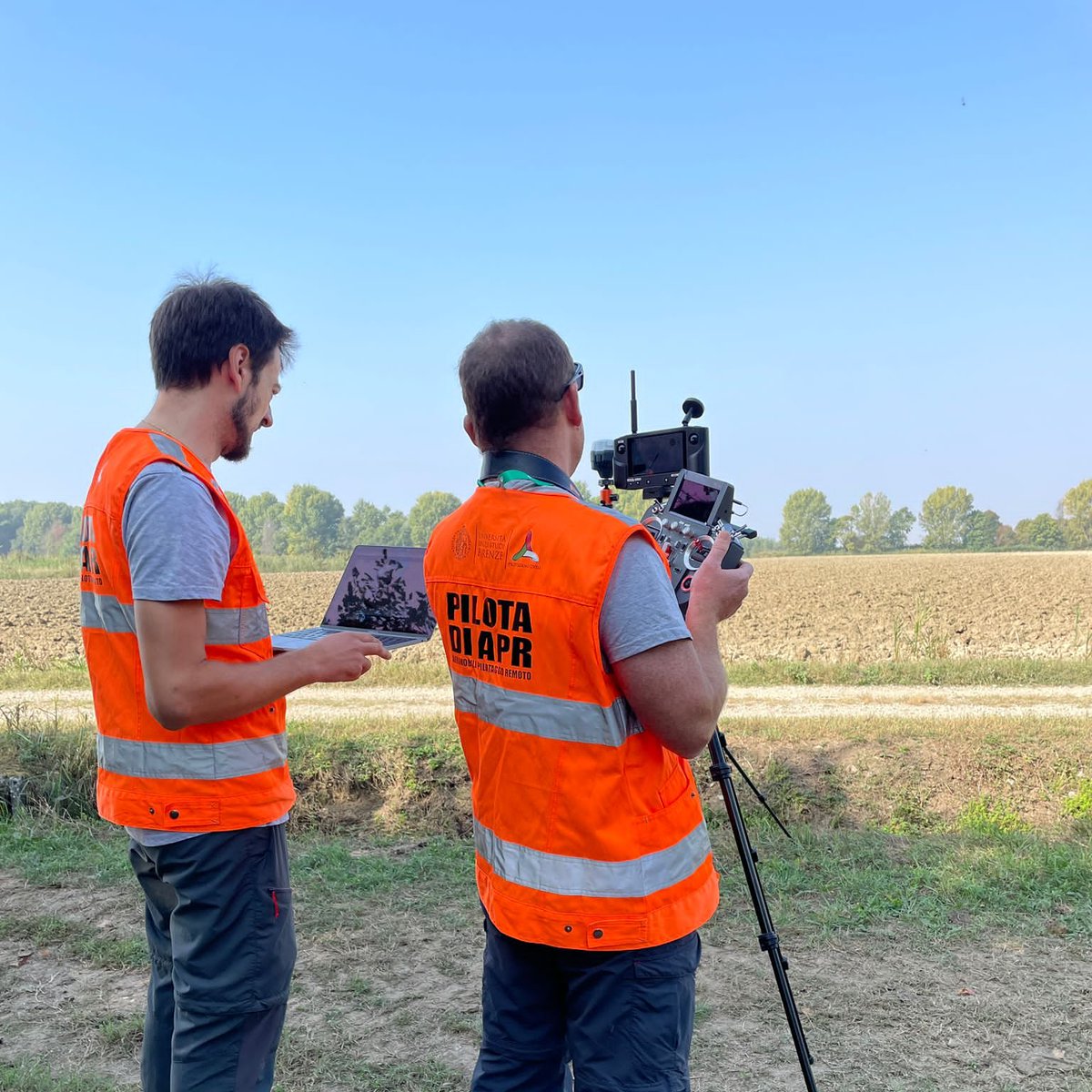 Università di Firenze (@uni_firenze) on Twitter photo Il Centro per la Protezione Civile #Unifi partecipa alle esercitazioni della quinta edizione della Settimana di #ProtezioneCivile in Lombardia, con un drone impiegato nella raccolta dei dati negli scenari di intervento bit.ly/3Flga0R
<a href="/cpc_unifi/">Centro per la Protezione Civile @UNI_FIRENZE</a> Il Centro per la Protezione Civile #Unifi partecipa alle esercitazioni della quinta edizione della Settimana di #ProtezioneCivile in Lombardia, con un drone impiegato nella raccolta dei dati negli scenari di intervento bit.ly/3Flga0R
<a href="/cpc_unifi/">Centro per la Protezione Civile @UNI_FIRENZE</a>