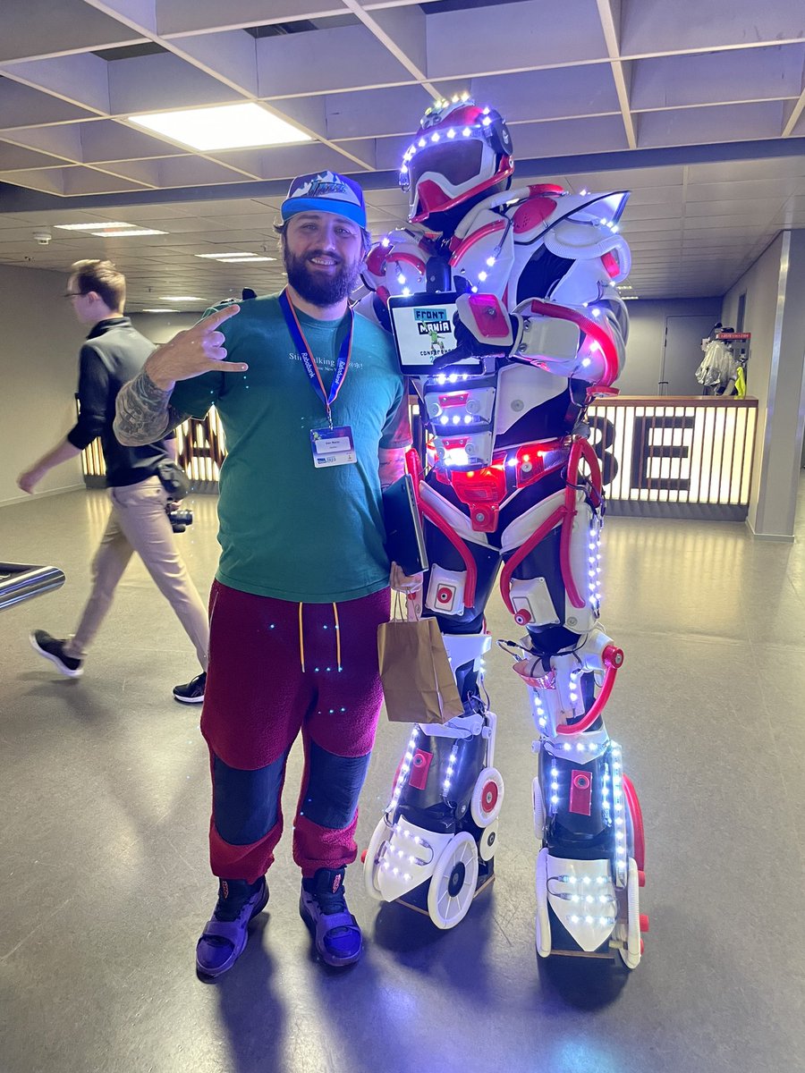 neciudan's tweet photo. And thats a wrap! Thank you @FrontMania for inviting me! Had an absolute blast! Going to try to come every year for sure!
#frontmania #frontmaniaSpace https://t.co/F4c12SYfFr