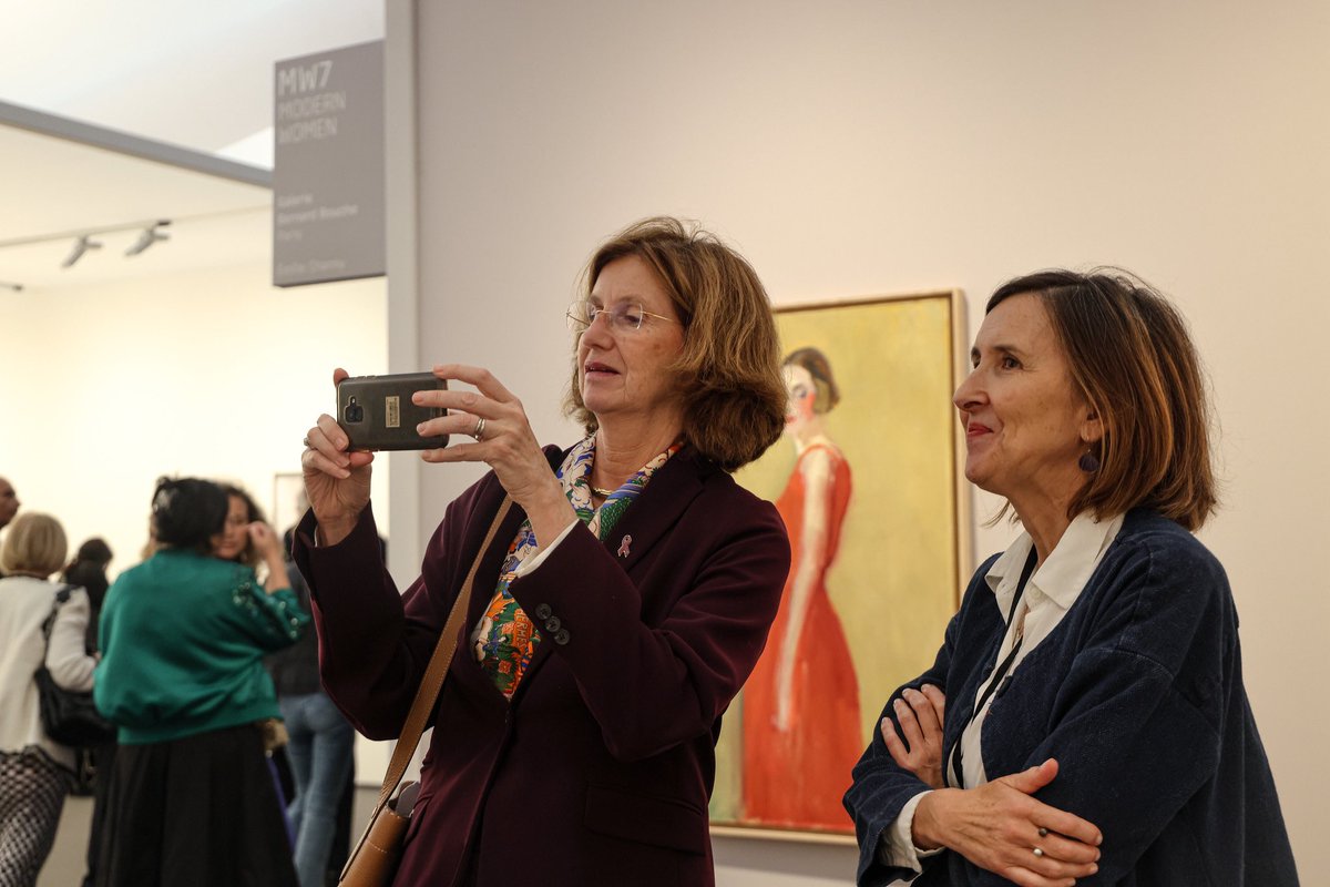 AmbDuchene's tweet photo. Splendid visit to @friezeofficial and #Friezemasters. I thoroughly enjoyed exploring the 🇫🇷 galleries, and welcome their strong visibility at one of the most prominent #internationalArt events in London. https://t.co/MOsbG3lnnU