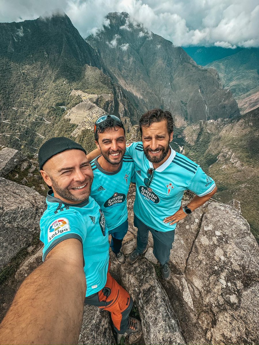 Sueño cumplido! Hoy contamos el final del trekking 🥾hasta Machu Picchu 🇵🇪 después de 85 km andando por las montañas! También subimos al Waynapicchu ⛰️  que poca gente hace y son las mejores vistas de Machu Picchu 📷 Gracias a mis compis de viaje Diego y Jorge por la aventura 😍