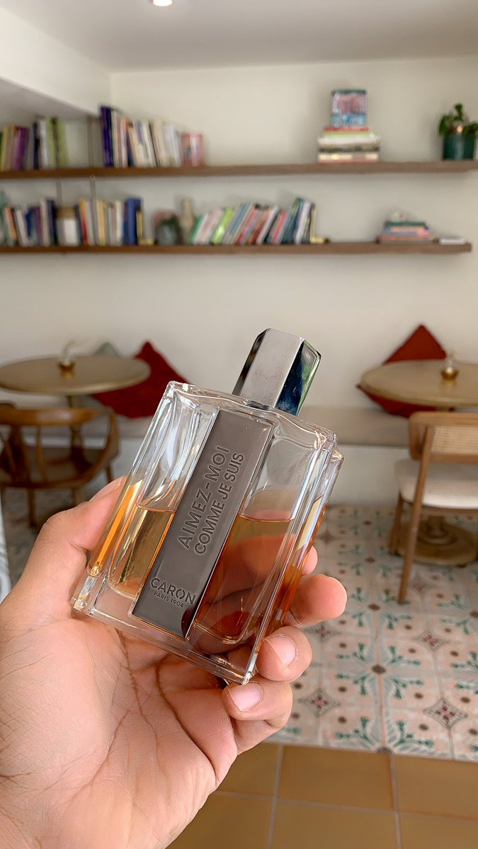 #رابطة_عشاق_العطور 
<a href="/najd_alatheyah/">نجد العذية - متجر عطورات</a> 
🔺 كارون ايمز موا كوم جو سوي 125مل
اذا تحب التميز والابتكار والشغل الجديد لايفوتك هالشيخ👌
🔺عطر خشبي بنكهة الجوز والبندق ولمسات سويتية من التونكا والتبغ بقاعدة العطر عامل شغل 10/10
🔺ثباته ممتاز اكثر  12 ساعة وفوحان من ساعة ونص الى ساعتين