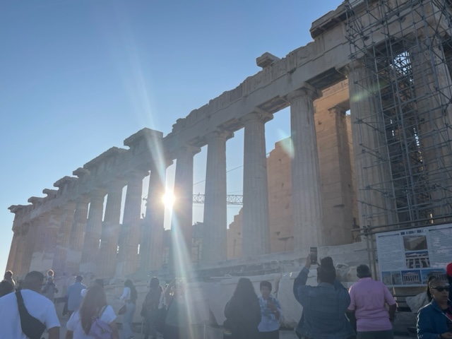 frogli's tweet photo. So apparently the link with twit is broken but last weekend ran off to Athens with demonspawn the 1st &amp; it was amazing, I now need a holiday to recover from the holiday because we seem to have spent most of the  3 days walking up either a hill or some stairs! https://t.co/zxPTZvcIDw
