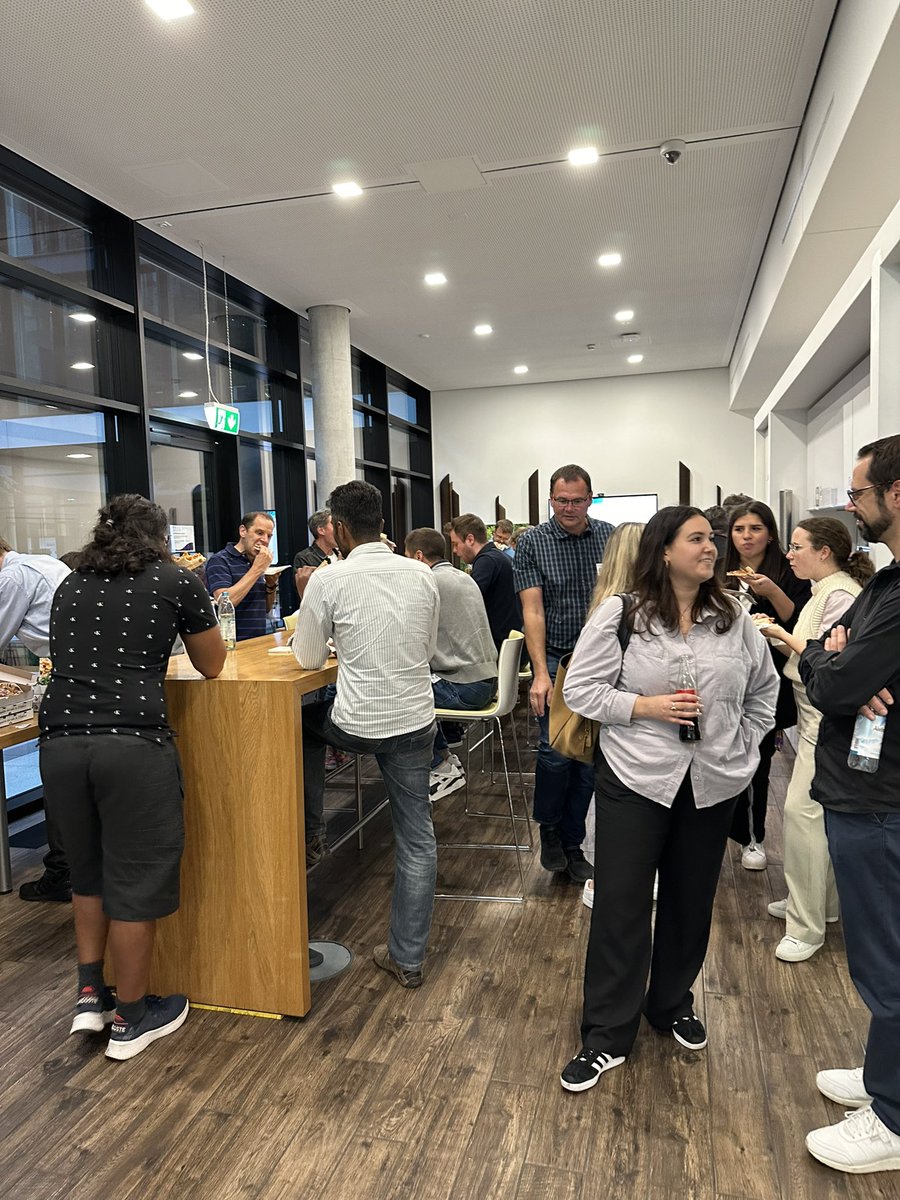 AzureMeetup's tweet photo. Welcome to our todays #Azure Meetup focusing on generative #AI and #OpenAI.

Thanks to @Microsoft Munich for hosting us! 🙌 https://t.co/2Ro7SWFJeG