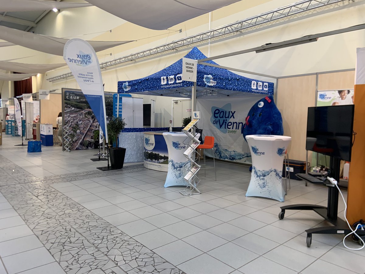 AMFVienne's tweet photo. ➡️J-1 avant la 4e édition du salon des #Maires de la #Vienne

Les exposants sont en place pour vous accueillir demain 👍🏻 https://t.co/fTgaZ2vZZ3
