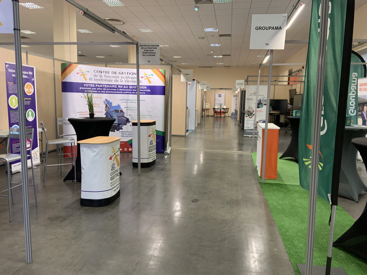 AMFVienne's tweet photo. ➡️J-1 avant la 4e édition du salon des #Maires de la #Vienne

Les exposants sont en place pour vous accueillir demain 👍🏻 https://t.co/fTgaZ2vZZ3