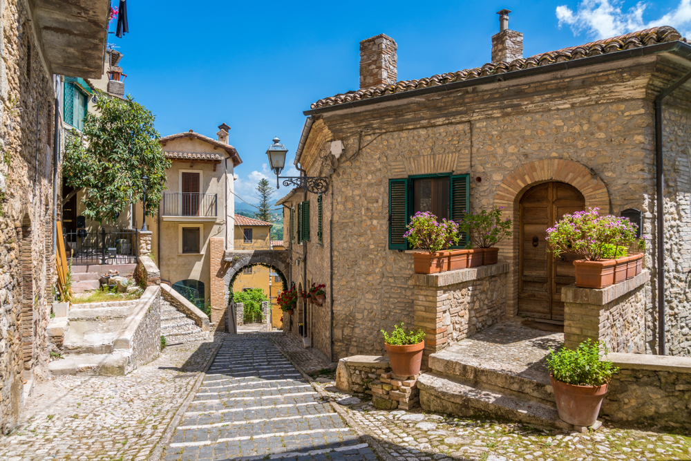 BookingsForYou's tweet photo. #Casperia, a beautiful village in #Lazio, #Italy https://t.co/cDonjLKO4D