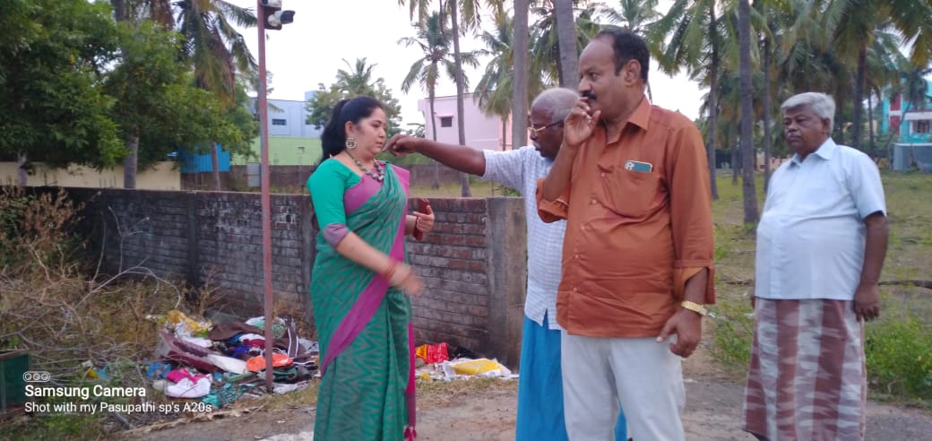 Selvapushpalata's tweet photo. வார்டு மக்களோடு கவுன்சிலர் சுந்தரம் நகரில் ஆய்வு  மேற்கொண்ட போது.... https://t.co/ZNJLkorp4V