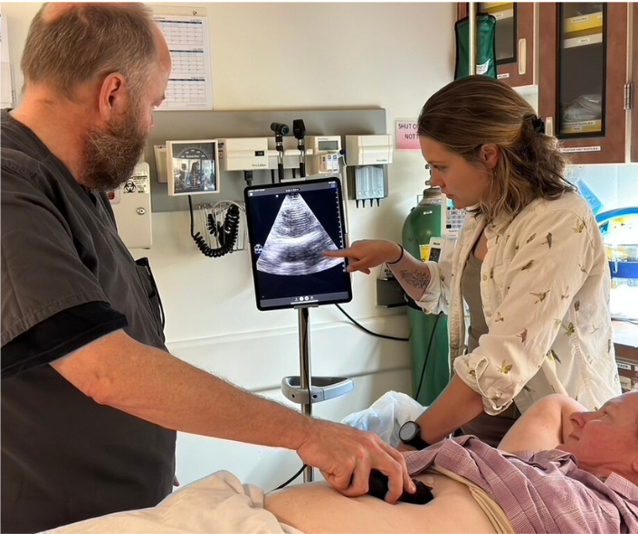 UWashEM's tweet photo. @SarahGartnerMD, our inaugural AEMUS fellow, recently traveled around Alaska to teach providers how to use point-of-care ultrasound for their practice. This is thanks to a new partnership between #UWashEM's section of Ultrasound and @SEARHCTweets 

 More: https://t.co/sH1dFDOEVd https://t.co/oAJKazFDce