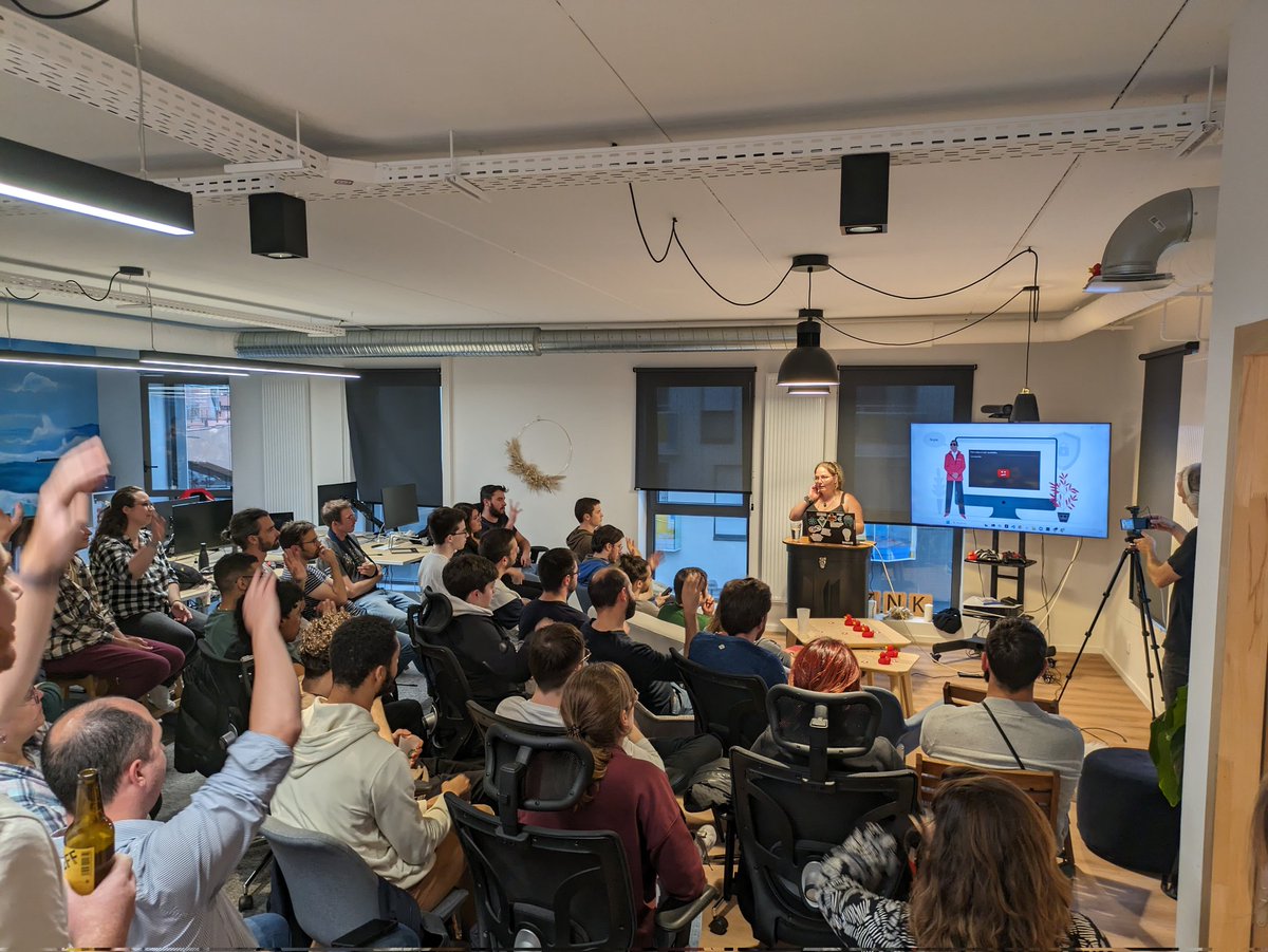 🚀 Énorme engouement ce soir chez <a href="/ZenikaBrest/">Zenika Brest</a> ! Plus de 50 tech-enthousiastes réunis pour la soirée <a href="/FinistDevs/">FinistDevs</a>. Un grand merci à <a href="/joyful_code/">Elya</a> pour sa brillante intervention sur l'accessibilité. La communauté brestoise est en feu ! 🔥 #Tech #Brest