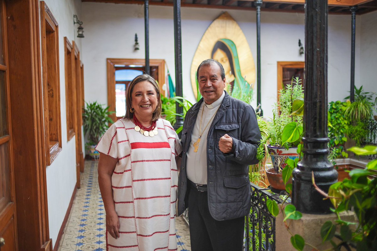 Pasé a saludar a mi querido arzobispo de Tulancingo, Monseñor Domingo Díaz Martínez.

Coincidimos en la urgencia de trabajar para llevar paz y tranquilidad para todos los mexicanos.