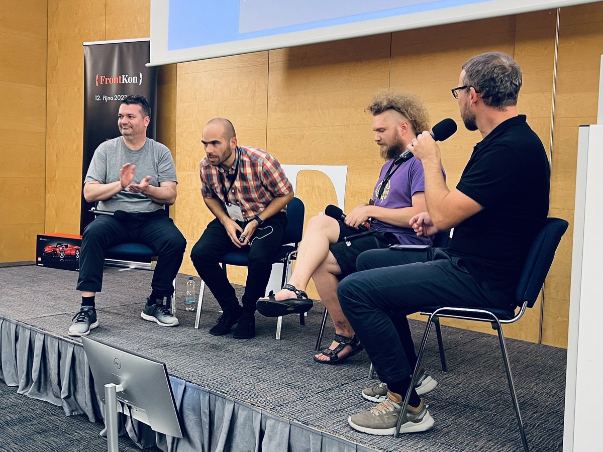 #frontkon mě naprosto nadchla! Nejvíc asi závěr, kde Libor ze CDN77 a Riki Fridrich otevřeně řekli JS koderům, že celé jedné generaci dojebali web. Wow, respekt 😀
