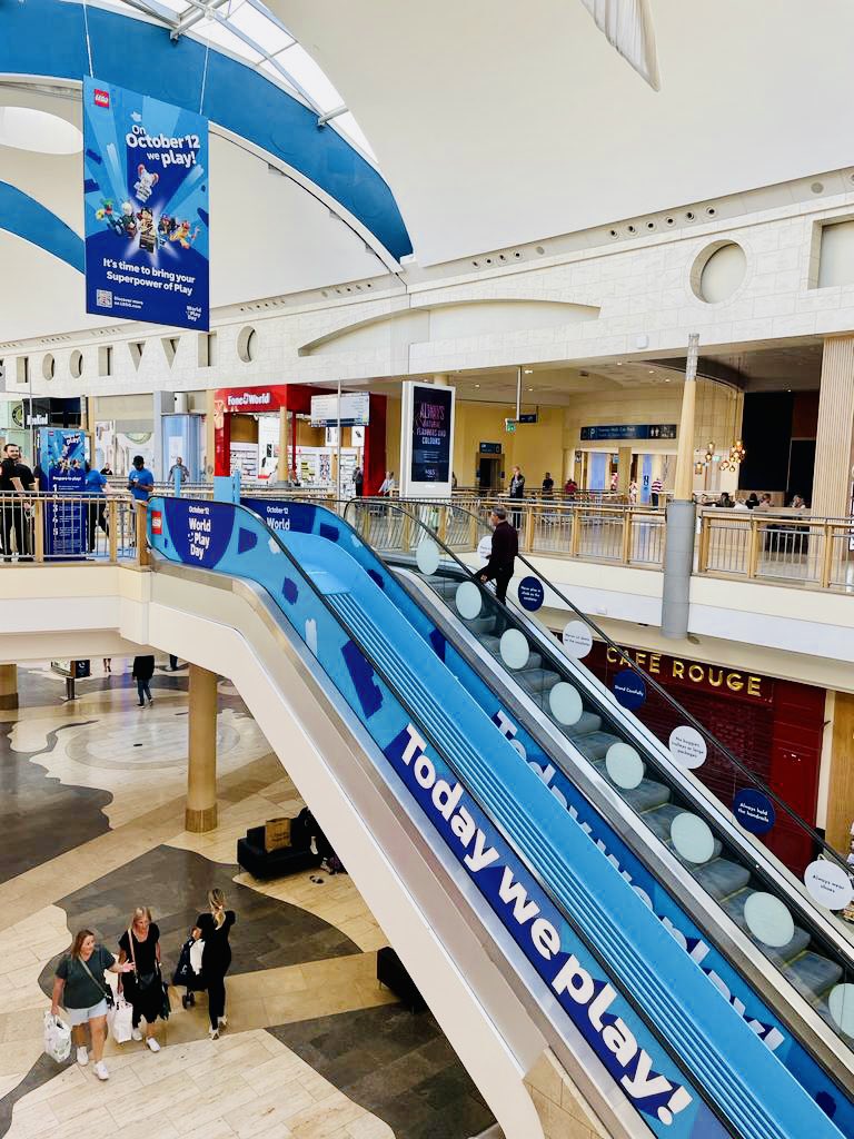 RapportWW's tweet photo. Slide your way down from the LEGO store at Bluewater! 🛝 

Today is World Play Day! A time to STOP working and START using your Superpower of Play! To celebrate, the LEGO Group has transformed the escalator by the LEGO store into a slide!

#LEGO #WorldPlayDay #IMPACT #OOH https://t.co/B7KNn5EOJz