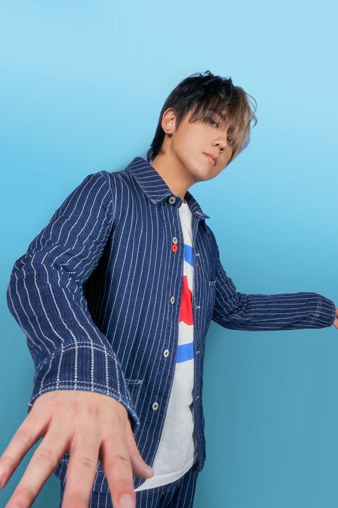ukhkgt's tweet photo. Thanks @kenzo for having #KeungTo #姜濤 again
#KENZOPACE https://t.co/QrYYxnCAiV