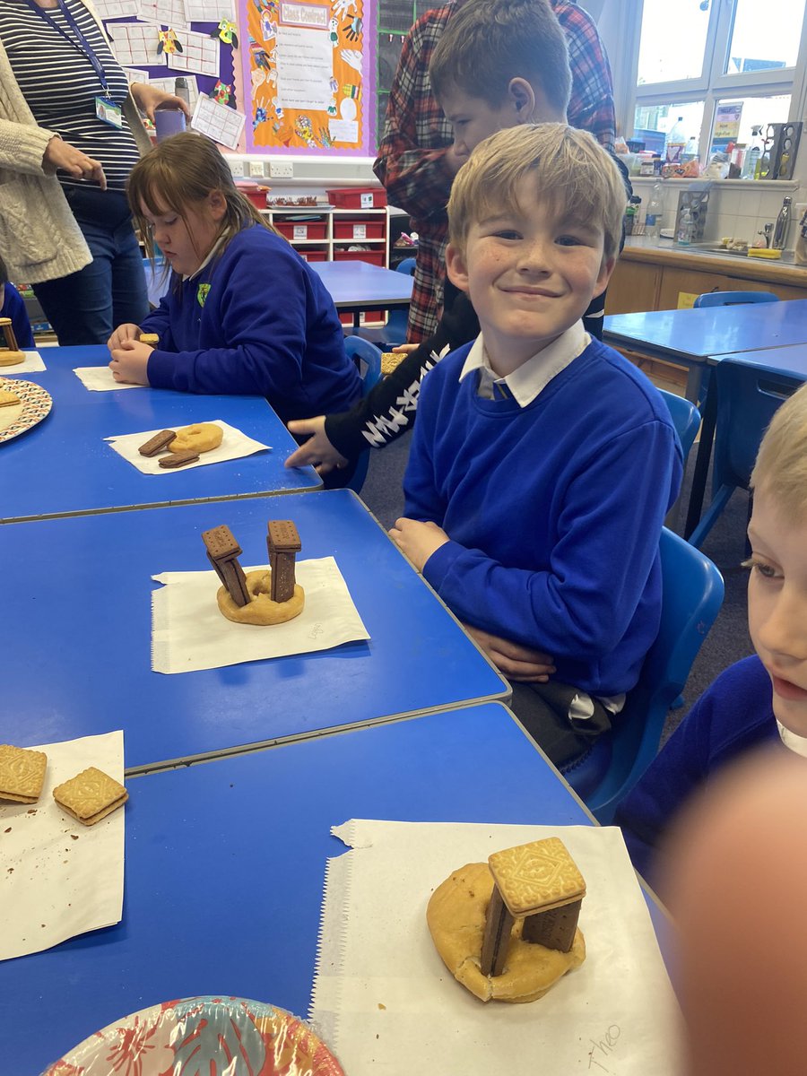 GGreenfinches's tweet photo. History comes alive when you recreate past buildings - Biscuithenge was a very popular activity #nurture @GreengateJ https://t.co/P8hHEFvVEk
