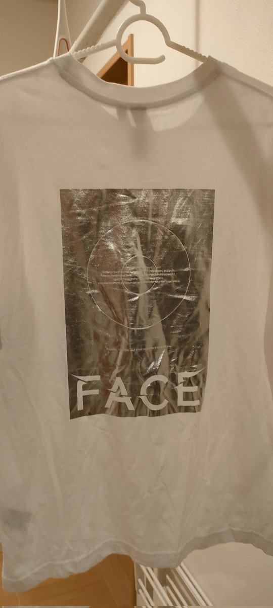 mieemiee888's tweet photo. ジミンちゃんセンイル‼️
初めて着たよーFACE Tシャツ!だって洗濯したら背中のプリント剥がれちゃった😱って見かけて怖くて着られなかった😰
けど着てみた‼️で洗濯してみた‼️
裏返してネットに入れてオシャレ着モードで‼️結果無事‼️念の為陰干し‼️良かったぁ😵💫🥹
#JIMIN_DAY
#FACE_Tシャツ https://t.co/9aFLkncehM