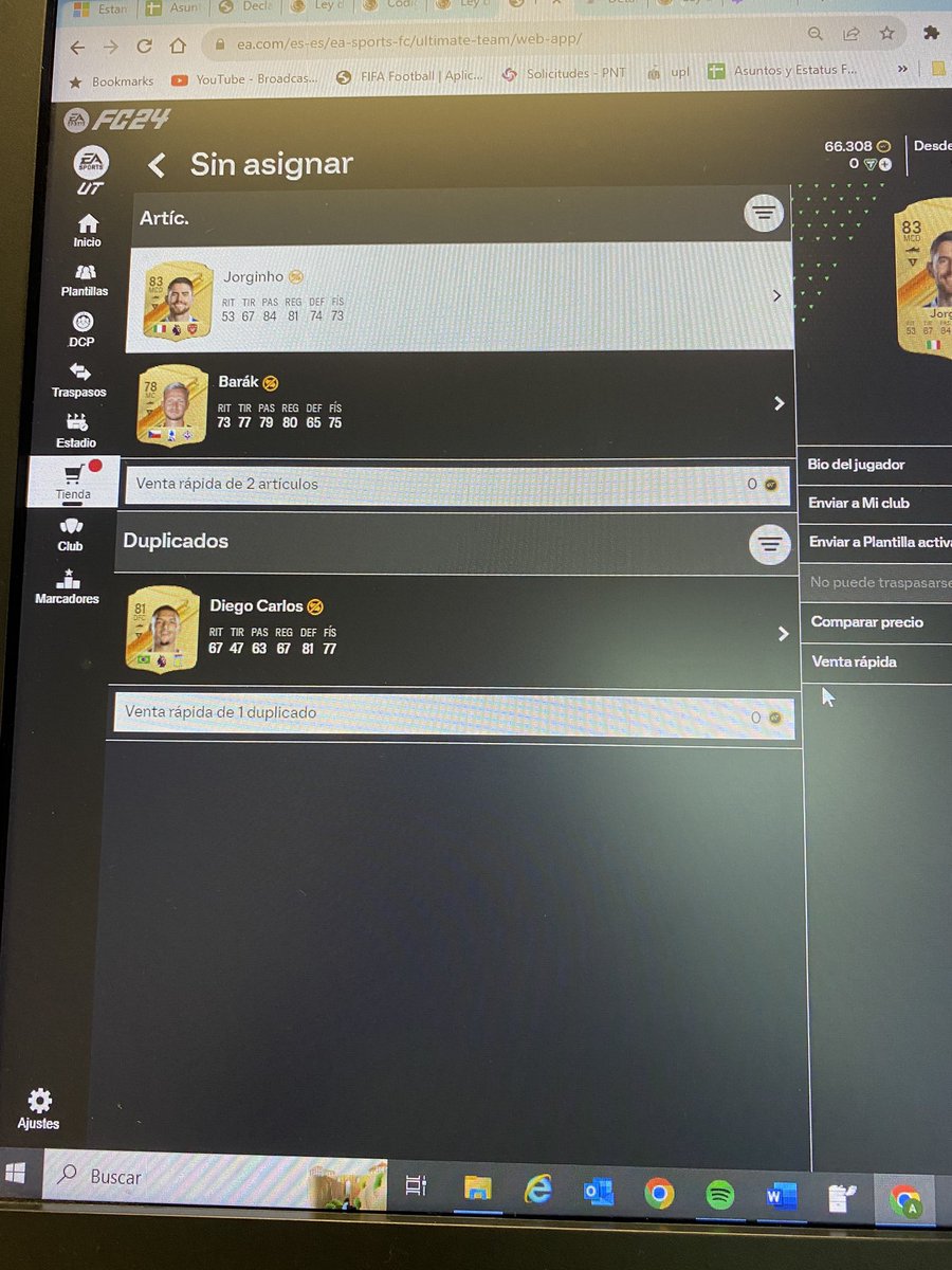 exxager's tweet photo. @roxasorg13 Se viene compensación? Este sobre se supone que eran 3 de cada liga eifgs y sólo salen 3 jugadores, traen un cagadero con las preseason rewards https://t.co/law3H92tDt