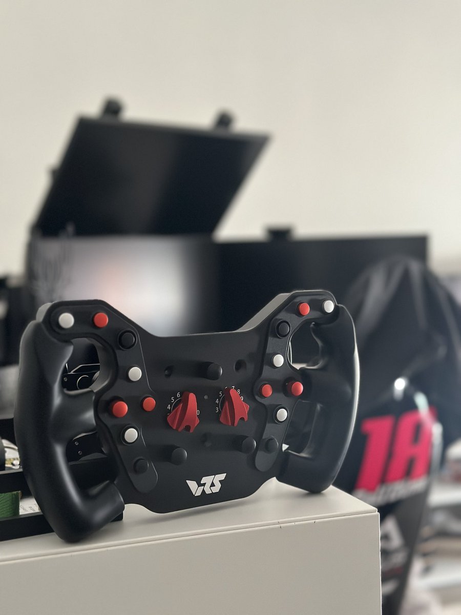 @realVRS X @Altus_Esports ! 

What a wheel ! No more words 😈🤩

Thank you ! Merci beaucoup ! 

#WeAreAltus