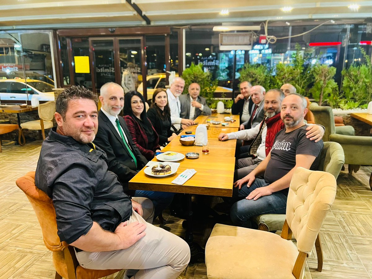 ankarakulisi06's tweet photo. Saldırıya uğradık

Staj ve Çıraklık Mağdurları Ankara yi bastı:)))

#3308YasasıTorbada https://t.co/qVTpmvP6Se