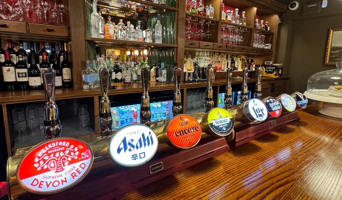 Come and join us for after-work drinks 🍻

#cambridge #littlerose #seafood #oysters#beer#lgr#lacons#asahi#hofmeister#followthebeer#guinness#encoreamberale#sadfordorchards#cider