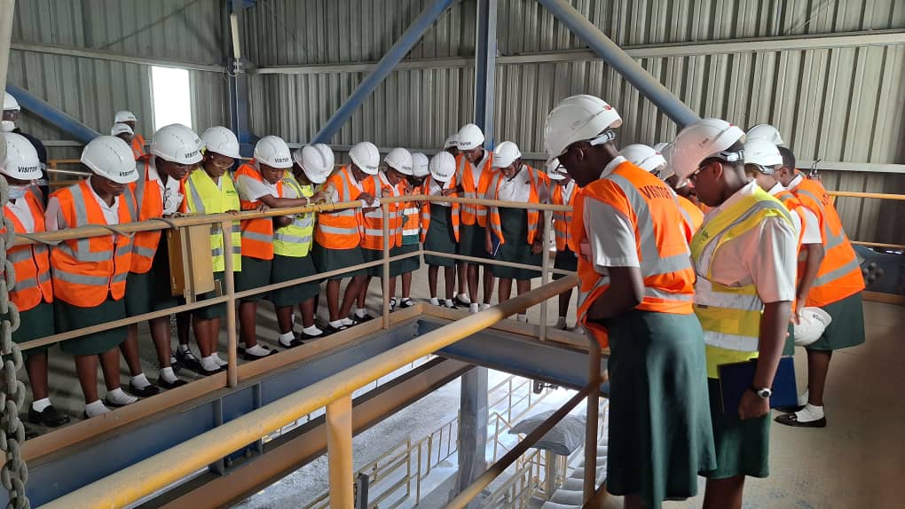We were delighted to welcome over 200 bright young minds from @msmcnamagunga at our Tororo Plant, on a study tour. 
Our team got to witness their curiosity and enthusiasm as they explored the world of cement production. 
#partofyoufromthestart #buildersofprogress
