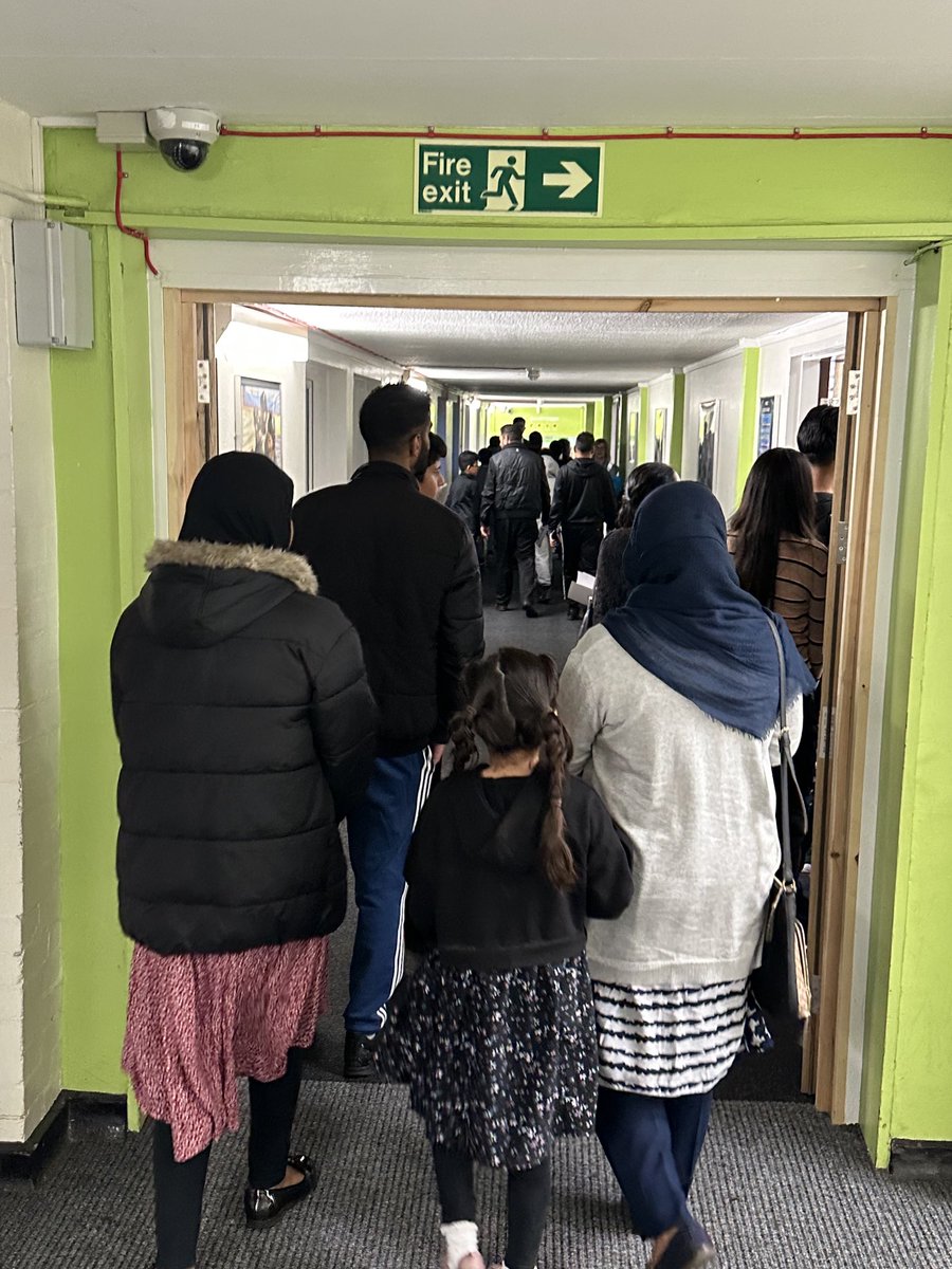 ChallneyBoys's tweet image. It’s always a very proud moment to see our school absolutely filled with intrigued and exquisite Year 6 pupils and their families. Enjoy your presentation and tour - we hope you like what you see. #OpenEvening2023