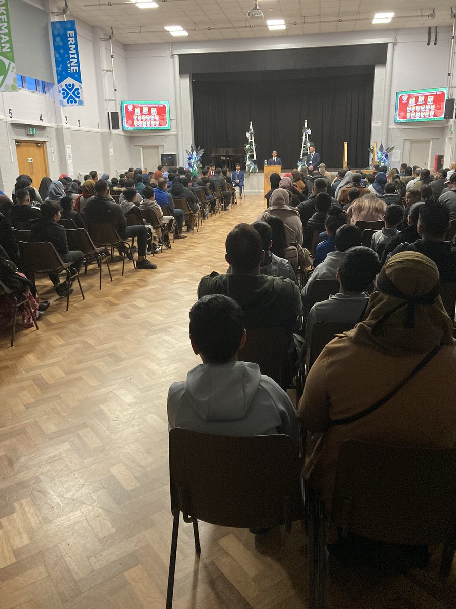 ChallneyBoys's tweet image. It’s always a very proud moment to see our school absolutely filled with intrigued and exquisite Year 6 pupils and their families. Enjoy your presentation and tour - we hope you like what you see. #OpenEvening2023