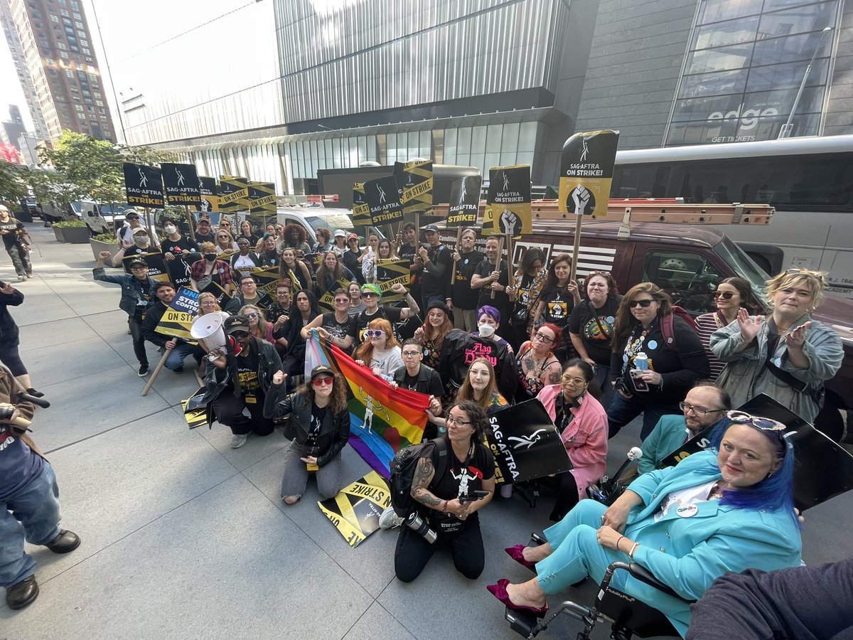 OFMStrike's tweet photo. Thank you to everyone who made it out and striked it through as a crew!! 

#ofmstrike #SAGAFTRAstrike #SAGAFTRAstrong https://t.co/JyR7gXfED6