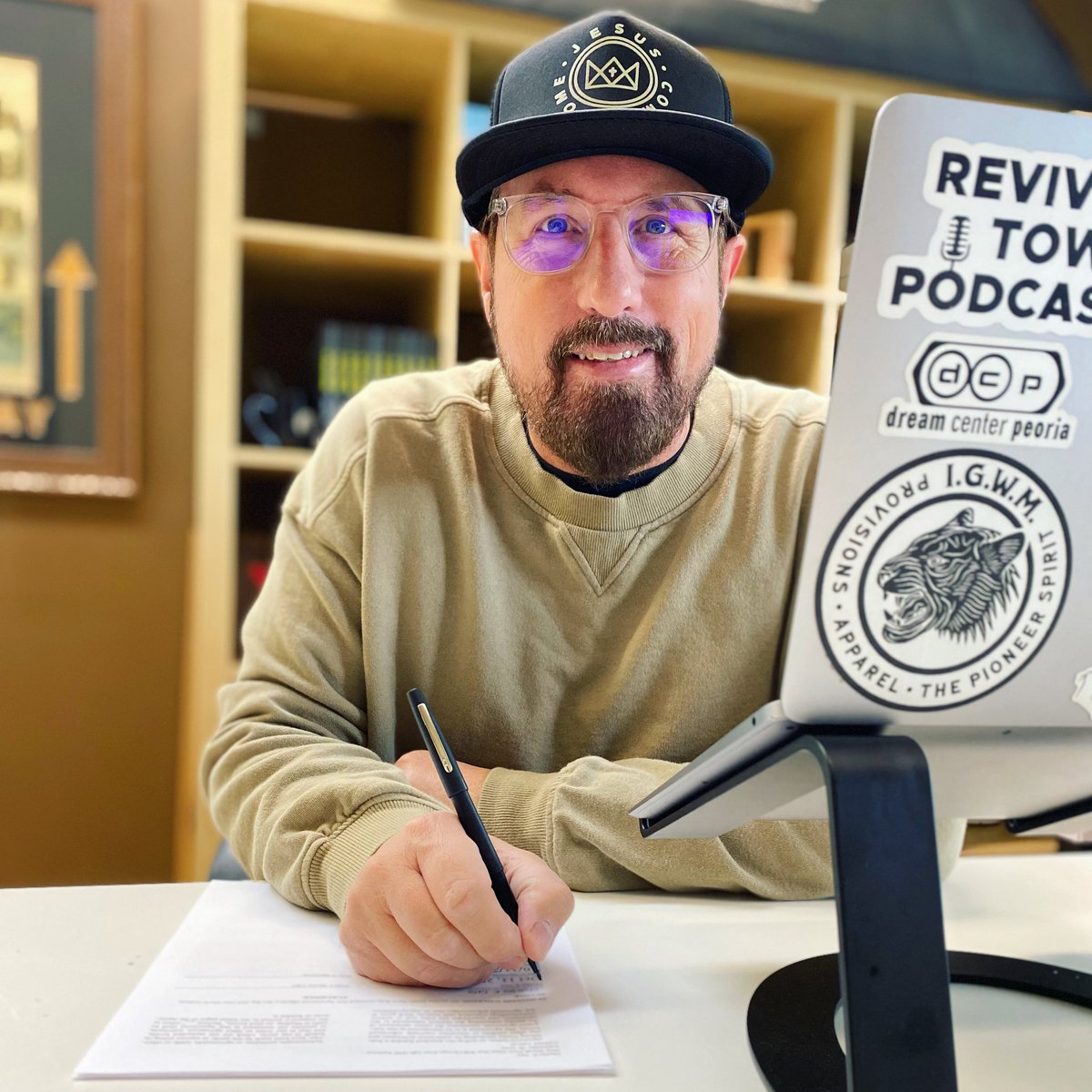 Chuck Tate tweet media