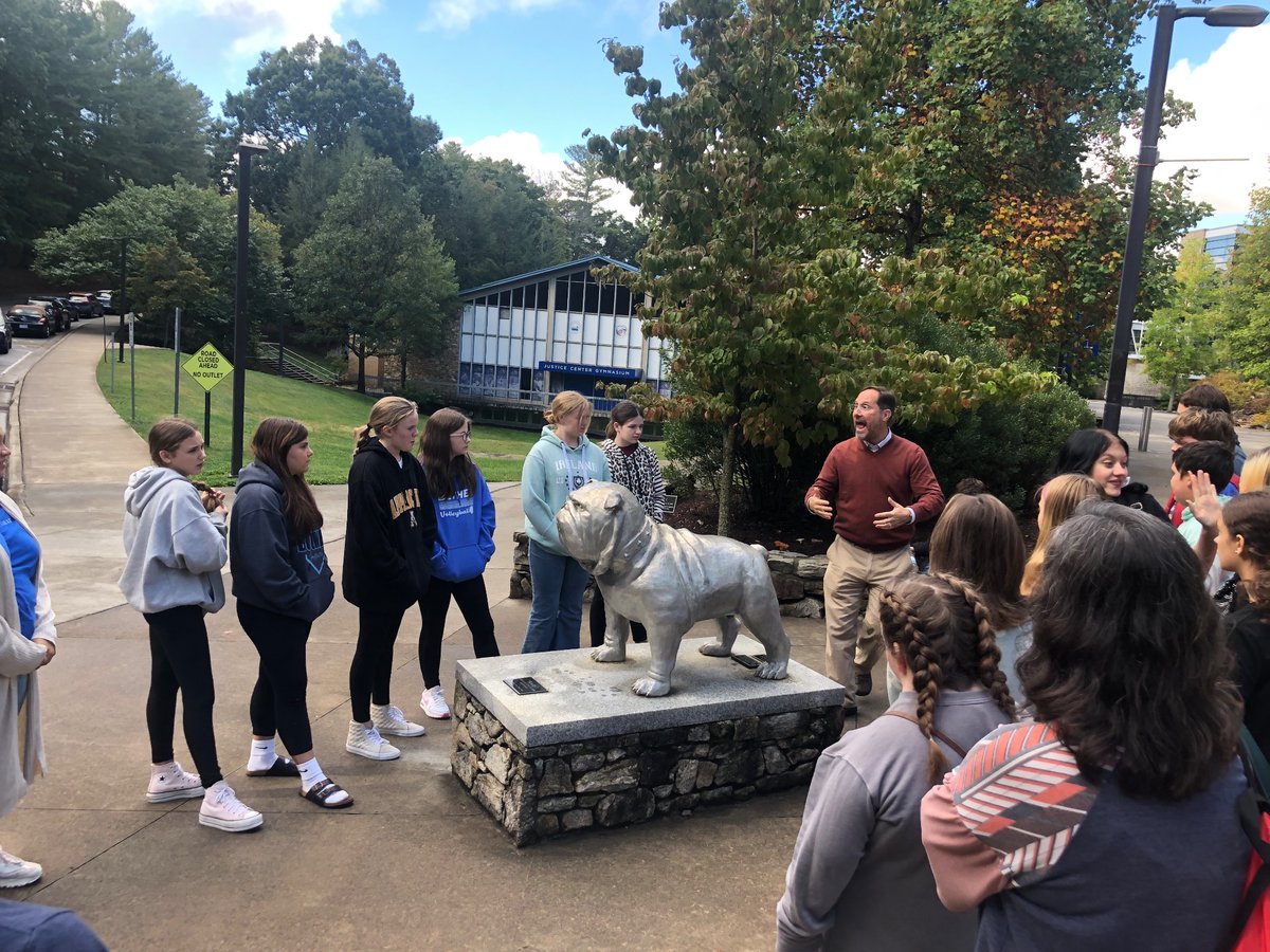 MrsGheesling's tweet photo. 7th graders ventured to UNCA today for a tour! 🏫🩵 https://t.co/KzhA0C4Tj7
