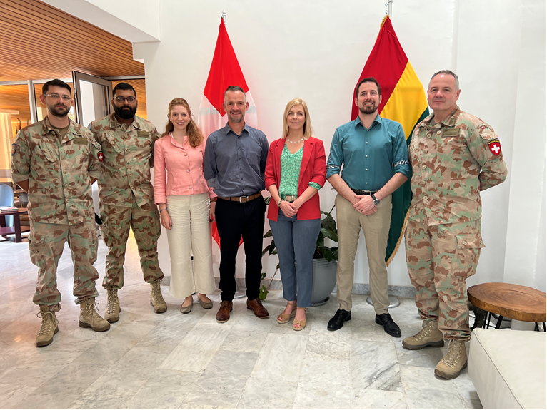 SwissEmbAccra's tweet photo. Team Switzerland 🇨🇭 is cooperating closely on peacebuilding in West Africa, for example through supporting the Kofi Annan International Peacekeeping Training Center @KaiptcGh. We were happy to welcome our colleagues from the Swiss Armed Forces in Accra. #SWISSINT @vbs_ddps https://t.co/l5DGvDdsta