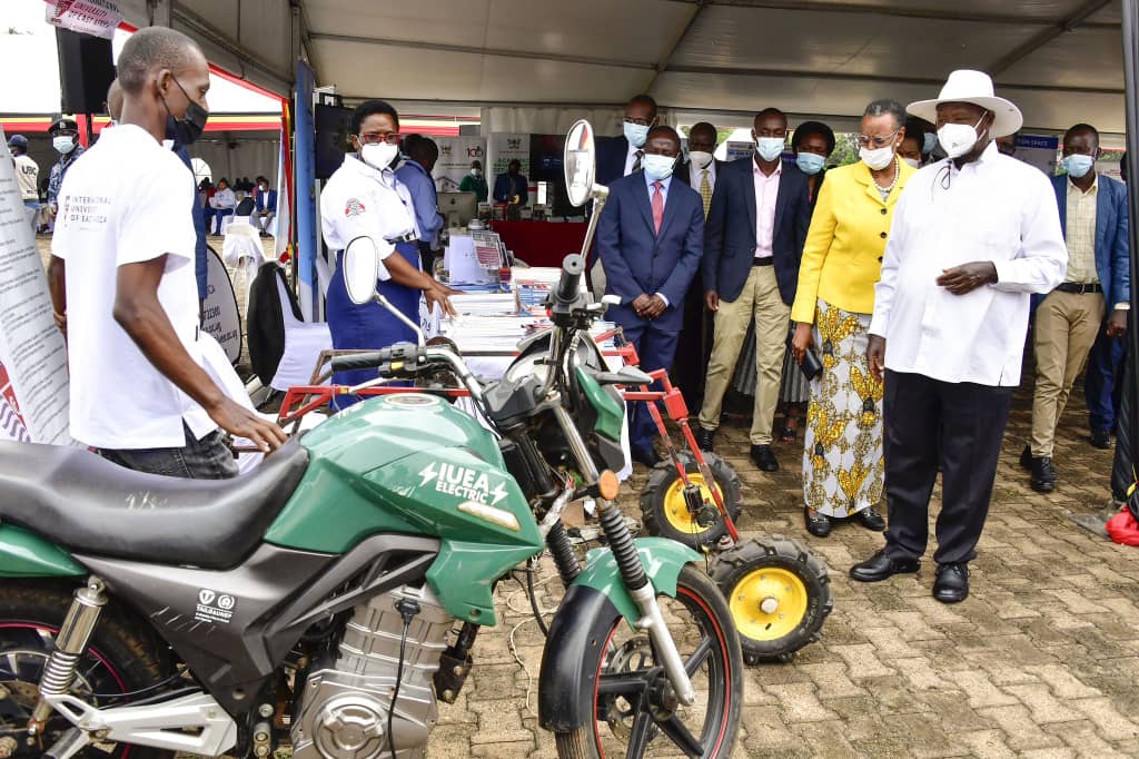 Onc_nrm1's tweet photo. While at the 20th anniversary of the NCHE, the National Chairman @NRMOnline /Head of State HE @KagutaMuseveni advised that Education should be about understanding nature and its laws to solve our day-to-day challenges. 

#JajjaKuBallot2023 https://t.co/FKTR6dkhhc