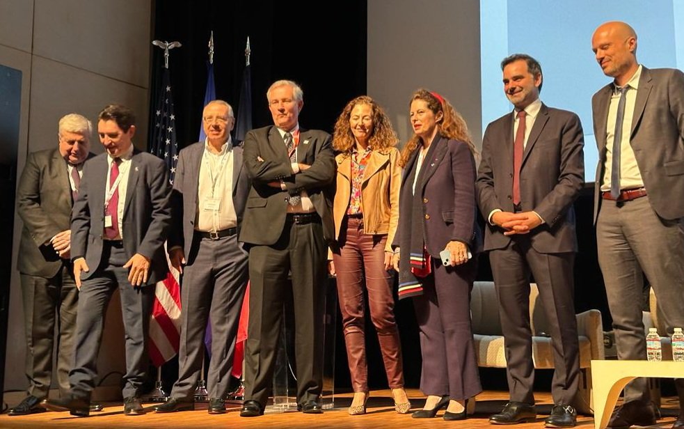 Les acteurs économiques 🇨🇵 aux 🇺🇲 réunis à Washington au forum des #CCE: 2 jours d'échanges sur le dynamisme de nos entreprises aux 🇺🇲 et les enjeux, opportunités et défis du moment. Intelligence artificielle, cybersécurité: merci <a href="/Les_CCE/">Les CCE</a> &amp; <a href="/franceintheus/">Embassy of France in the U.S.</a> pour ces discussions.