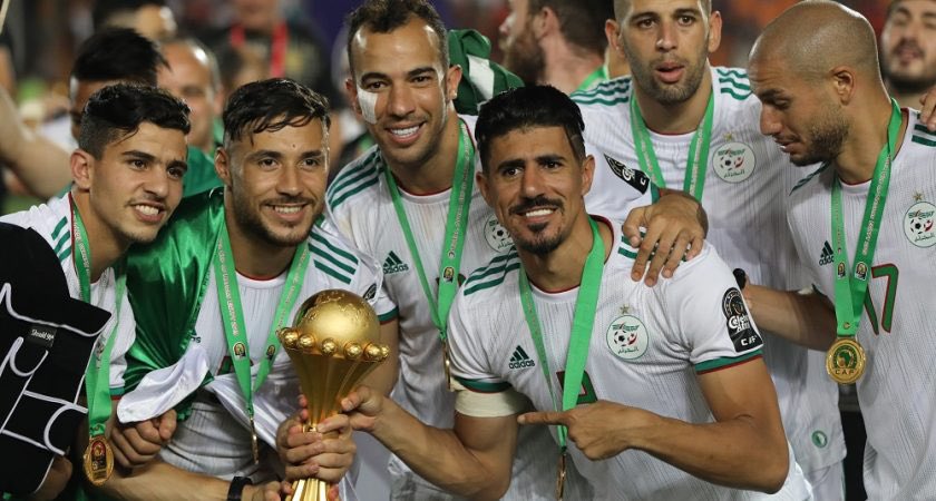 DZFOOTBALLDZ's tweet photo. 🚨URGENT 🚨
Le groupe de l’Algérie pour la coupe d’Afrique 2023 :
🔘Algérie 🇩🇿
🔘Burkina Faso 🇧🇫
🔘Mauritanie 🇲🇷
🔘Angola 🇦🇴 https://t.co/hQ0DvDImog