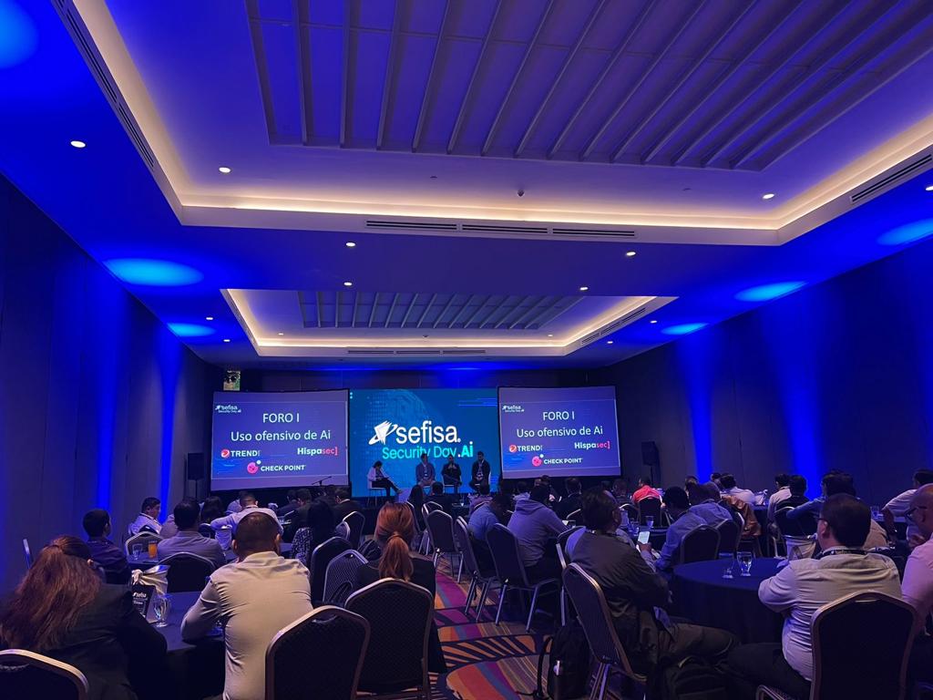 SefisaCA's tweet photo. Ya estamos en el primer Foro #ElSalvador, Uso Ofensivo de Ai, conociendo los diferentes puntos de vista de nuestros socios de negocio @TrendMicro, @hispasec y @Check Point Software Technologies Ltd.
#SefisaSecurityDay https://t.co/JQF7YxG2lG