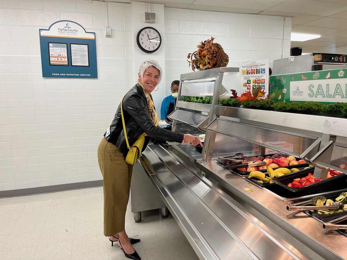 Today, we celebrated the rollout of salad bars for all 198 <a href="/fcpsnews/">Fairfax Schools 🌟</a> schools! This initiative is part of our joint commitment to providing high-quality, nutritious meals for all students, and fostering healthier eating habits + promoting wellness w/in the school community.