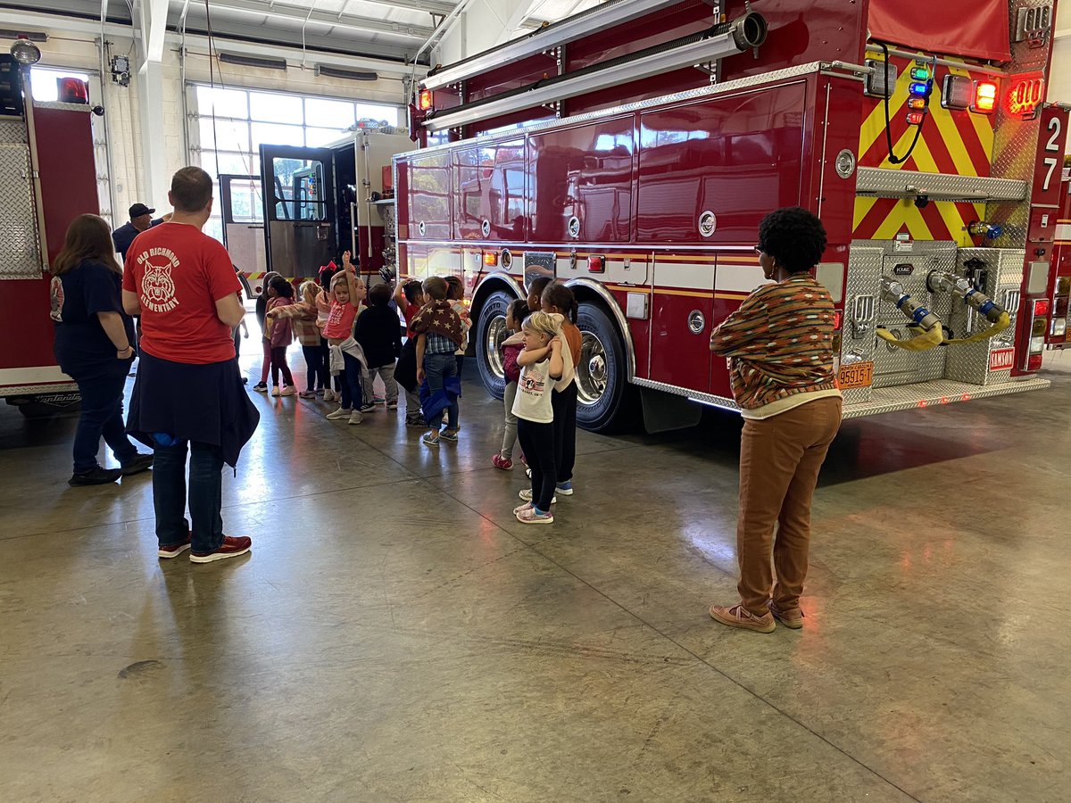 OldRichmondES's tweet photo. Our Kindergarten Students are having fun visiting the fire station! https://t.co/o6s6zDbOG1
