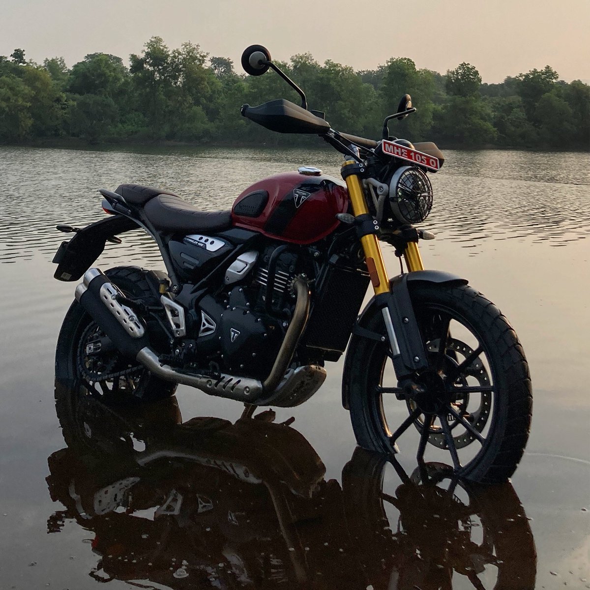 BenGracias's tweet photo. A formidable scrambler? Am I allowed to say that after riding the new Triumph Scrambler 400 X? Well not until the embargo lifts on October 18, 10am. Stay tuned to know the answer and more. https://t.co/zlm6J24yI5