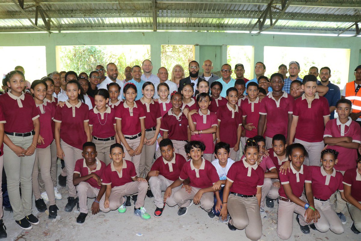 El Ministerio de Educación (<a href="/educacionrd/">Educación Al Dia RD</a>), en colaboración con este Programa Comunidad Segura, nos enorgullece anunciar el reinicio de los trabajos de terminación de la escuela Ramón Antonio Rodríguez.